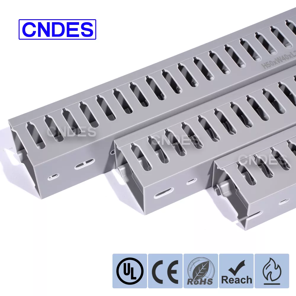 넓은 슬롯 배선 덕트